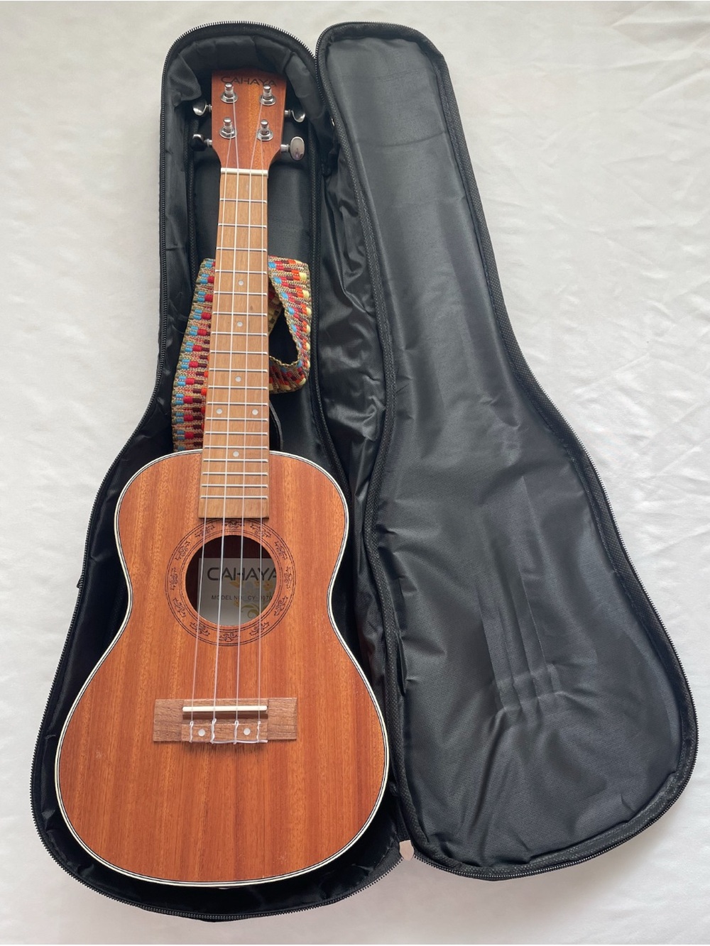 CAHAYA Ukulele With Case